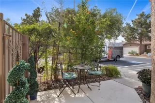 Photo #2: 2400829 Listing 