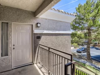 Photo #2: 2400834 Listing