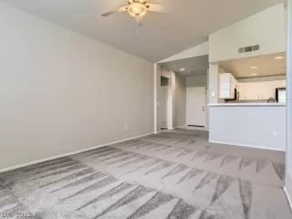 Photo #6: 2400834 Listing