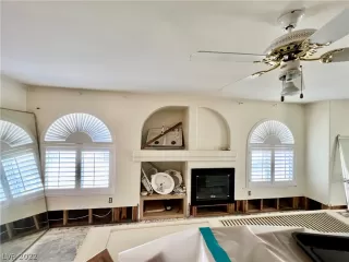 Photo #2: 2400837 Listing