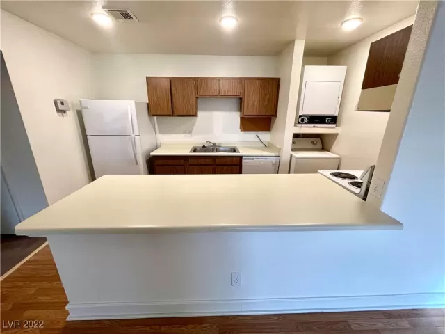 MLS: 2400847 Condo For Sale