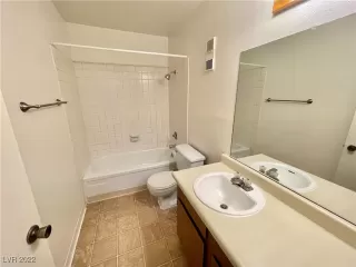 Photo #4: 2400847 Listing 