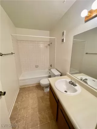 Photo #5: 2400847 Listing 