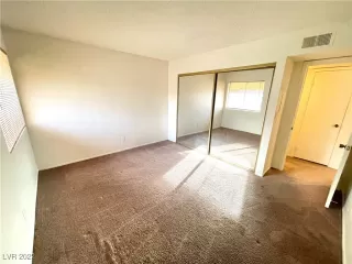 Photo #6: 2400847 Listing 