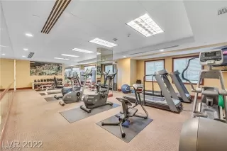 Photo #5: 2400862 Listing