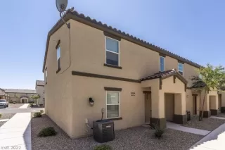 Photo #1: 2400876 Listing 