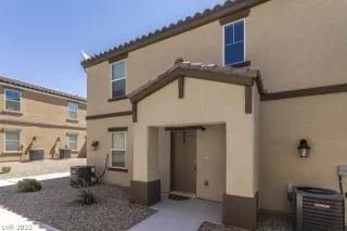 Photo #2: 2400876 Listing 