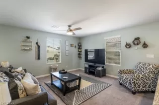 Photo #5: 2400876 Listing 