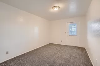 Photo #4: 2400877 Listing