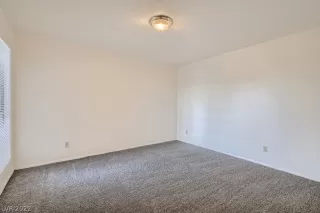 Photo #6: 2400877 Listing