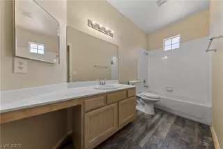 Photo #6: 2400879 Listing 