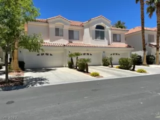 Photo #1: 2400908 Listing