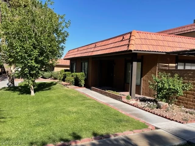 MLS: 2400985 Condo For Sale