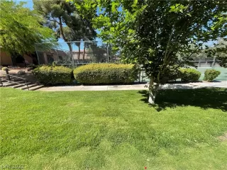 Photo #4: 2400985 Listing