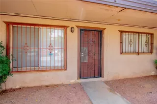 Photo #1: 2400990 Listing 