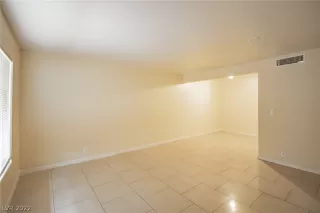 Photo #2: 2400990 Listing 