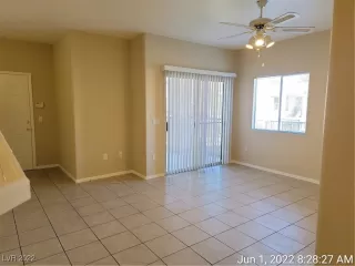 Photo #4: 2401015 Listing 