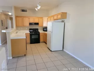 Photo #6: 2401015 Listing 