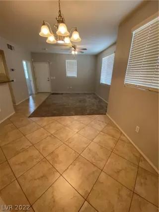 Photo #4: 2401033 Listing