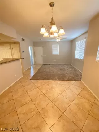 Photo #5: 2401033 Listing