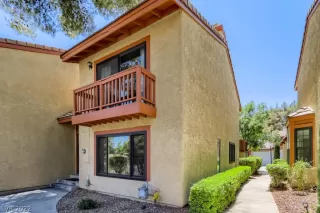 Photo #4: 2401034 Listing