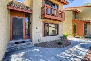 Photo #5: 2401034 Listing