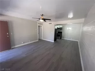 Photo #3: 2401038 Listing