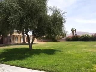 Photo #2: 2401083 Listing 