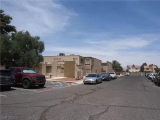 Photo #4: 2401083 Listing 