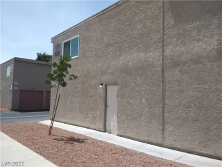 Photo #5: 2401083 Listing 