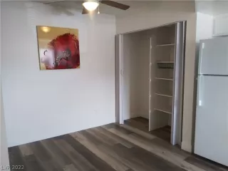 Photo #6: 2401083 Listing 