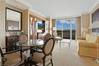 Photo #3: 2401084 Listing