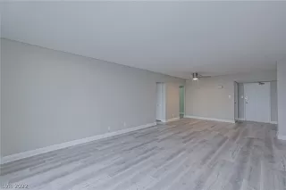 Photo #4: 2401100 Listing 