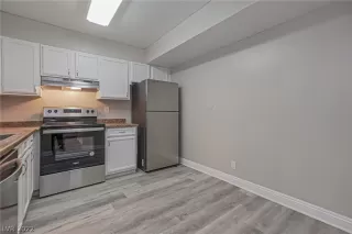 Photo #5: 2401100 Listing 