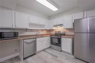 Photo #6: 2401100 Listing 