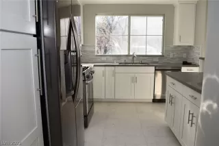 Photo #2: 2401116 Listing 