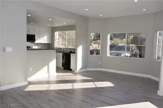 Photo #4: 2401116 Listing 