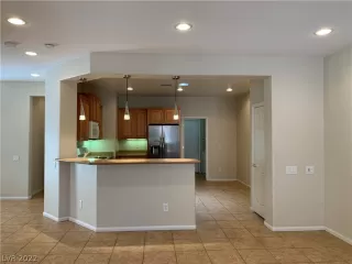 Photo #5: 2401117 Listing 