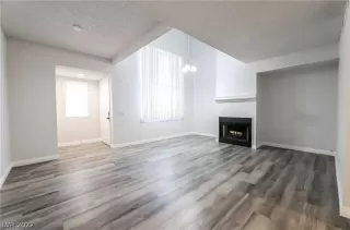 Photo #4: 2401120 Listing