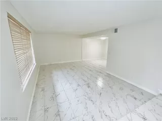 Photo #1: 2401129 Listing