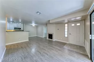 Photo #6: 2401169 Listing