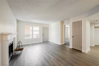 Photo #1: 2401174 Listing 