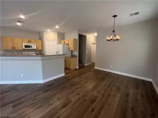 Photo #2: 2401225 Listing