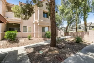 Photo #2: 2401232 Listing