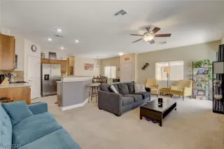 Photo #5: 2401235 Listing