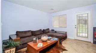 Photo #3: 2401252 Listing