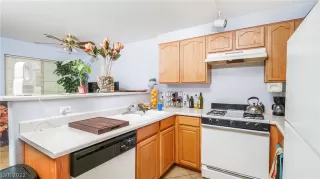 Photo #4: 2401252 Listing