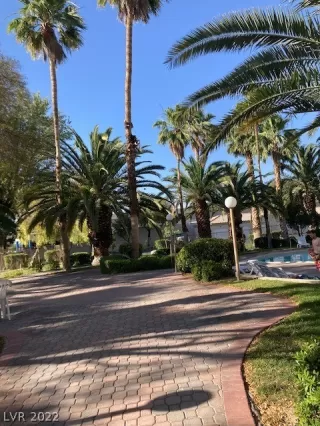 Photo #2: 2401287 Listing 