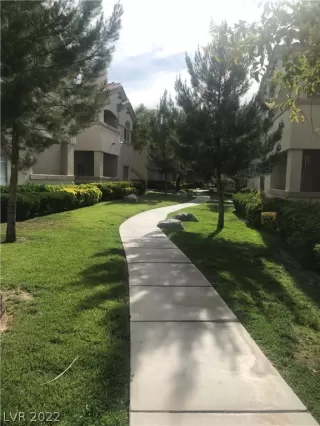 Photo #5: 2401287 Listing 