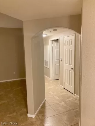 Photo #6: 2401287 Listing 